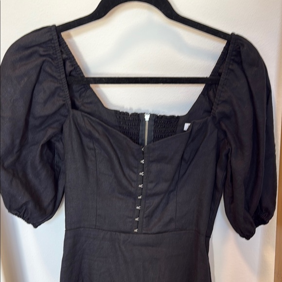 Elegant Black Puff Sleeve dress - Picture 2 of 4